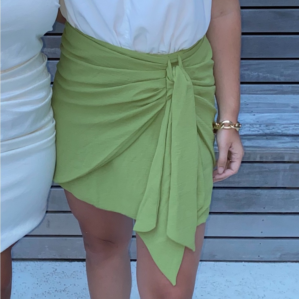Vestique Lime Green Skirt